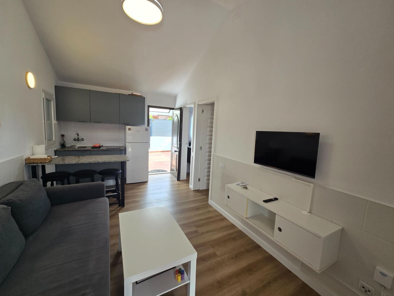 1 soverom Bungalow til leie i Playa del Ingles med svømmebasseng garasje - € 1 400 (Ref: 10059156)