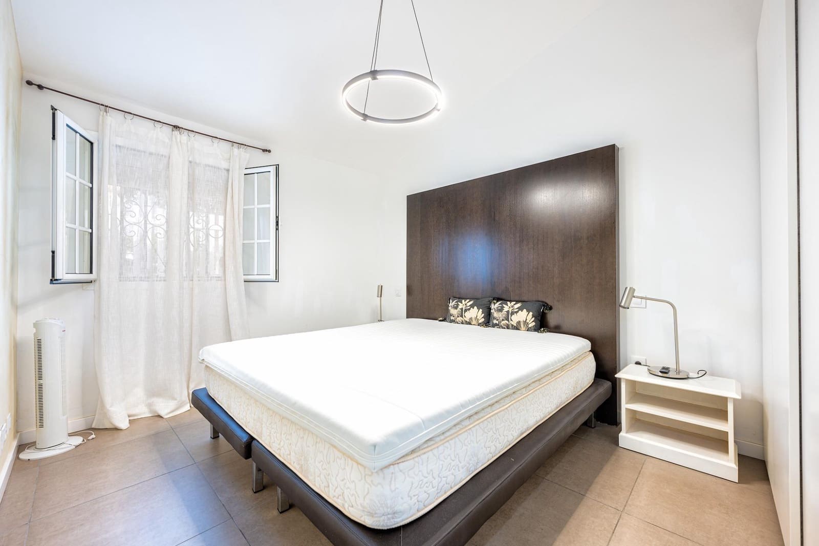 Bungalow de 2 habitaciones en San Bartolomé de Tirajana en venta con piscina - 790.000 € (Ref: 10062281)