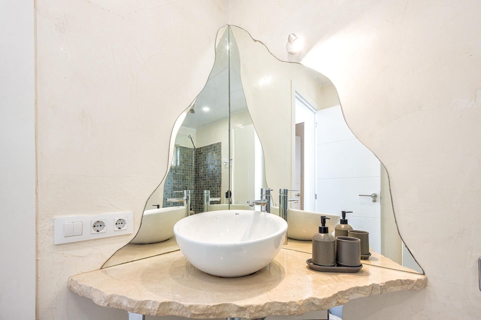 Bungalow de 2 habitaciones en San Bartolomé de Tirajana en venta con piscina - 790.000 € (Ref: 10062281)
