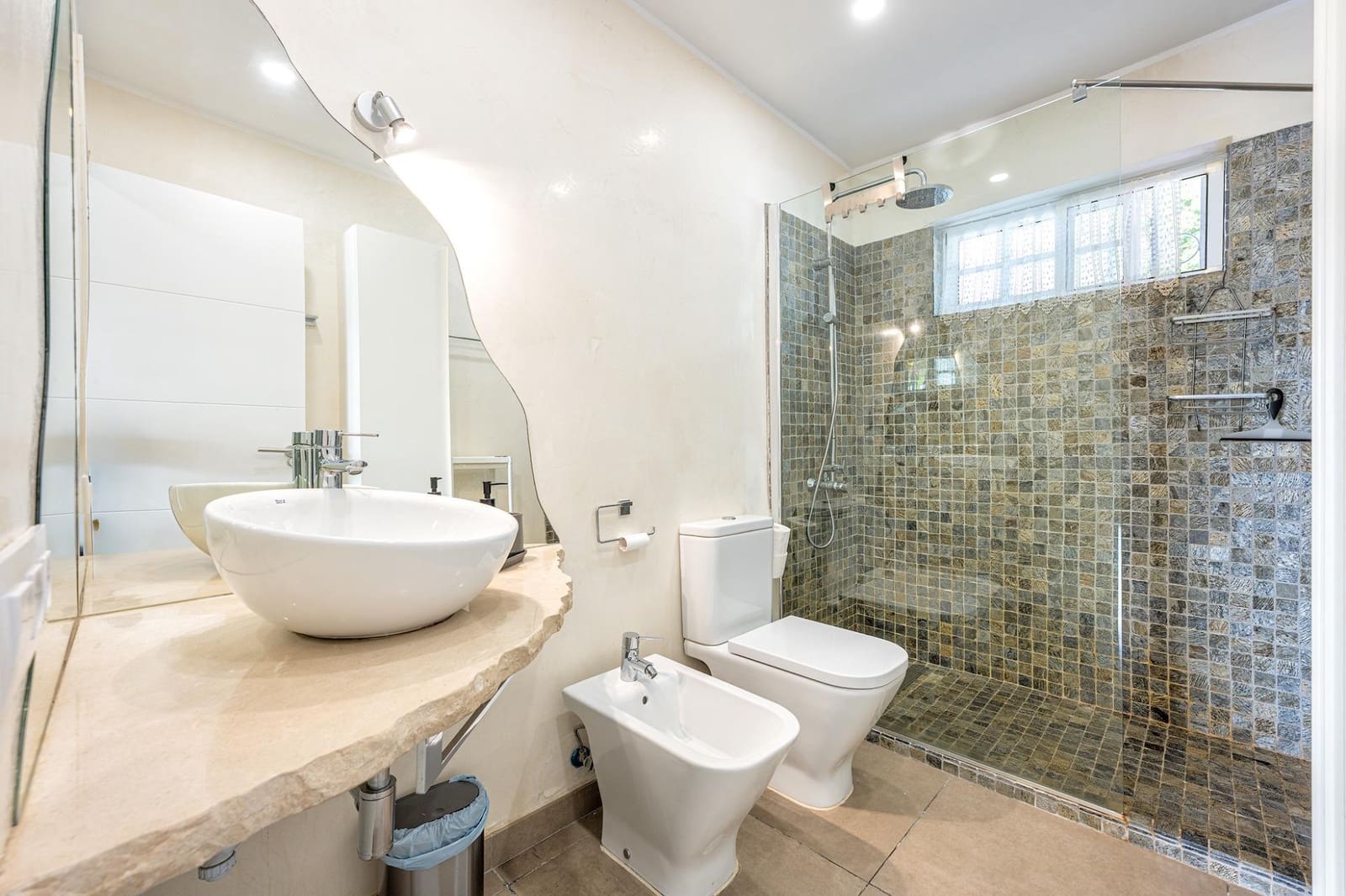 Bungalow de 2 habitaciones en San Bartolomé de Tirajana en venta con piscina - 790.000 € (Ref: 10062281)