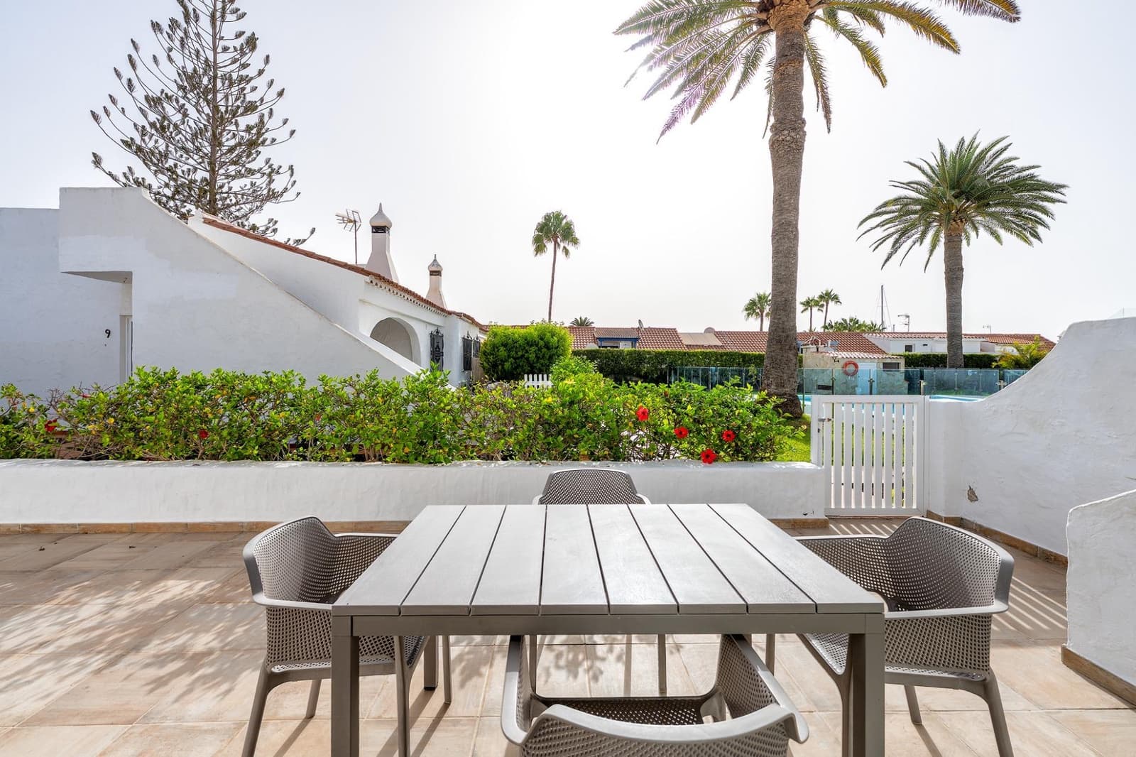 Bungalow de 2 habitaciones en San Bartolomé de Tirajana en venta con piscina - 790.000 € (Ref: 10062281)