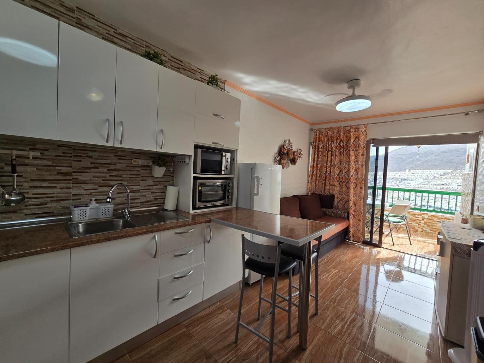 1 sovrum Lägenhet att hyra i Puerto Rico med pool garage - 1 200 € (Ref: 10098432)