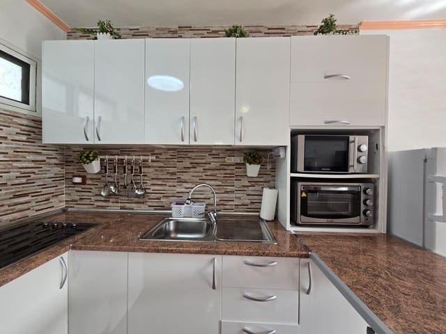 1 sovrum Lägenhet att hyra i Puerto Rico, Mogán med pool garage - 1 200 € (Ref: 10098432)