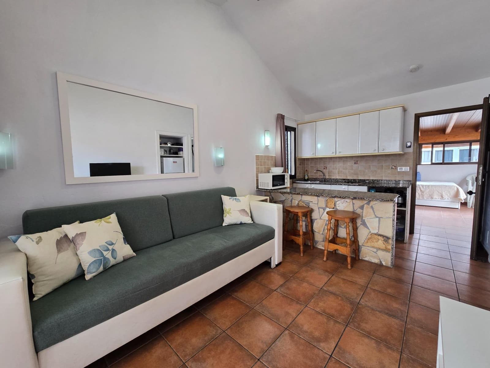 2 makuuhuone Bungalow vuokrattavana paikassa Playa del Ingles mukana uima-altaan - 1 500 € (Ref: 10098433)
