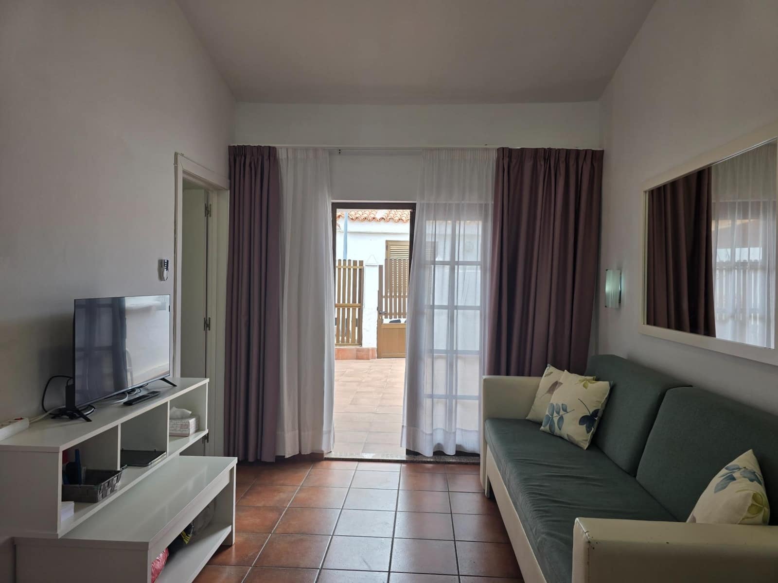 2 makuuhuone Bungalow vuokrattavana paikassa Playa del Ingles mukana uima-altaan - 1 500 € (Ref: 10098433)