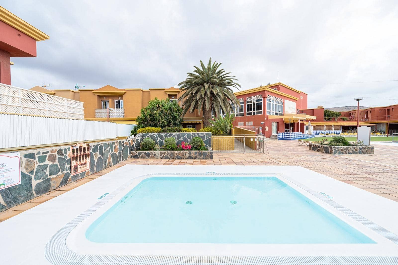 3 soveværelse Lejlighed til leje i San Agustin med swimmingpool - € 2.150 (Ref: 10100460)