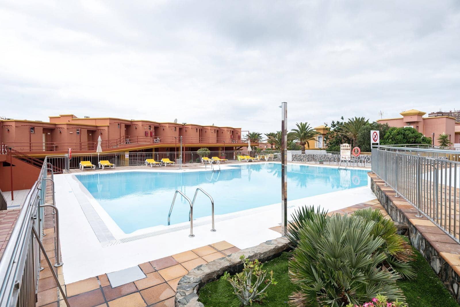 3 soveværelse Lejlighed til leje i San Agustin med swimmingpool - € 2.150 (Ref: 10100460)
