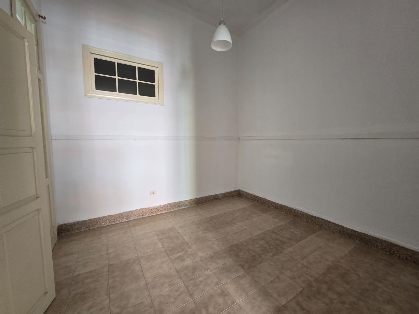 4 bedroom Townhouse for rent in Las Palmas de Gran Canaria - € 1,100 (Ref: 10129511)