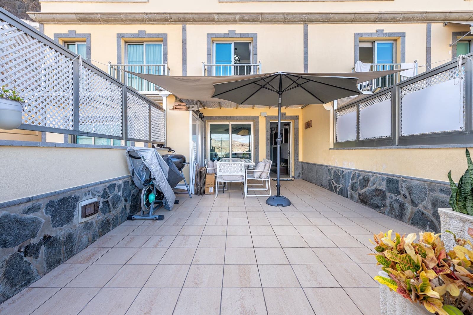 2 chambre Appartement à vendre à Puerto Rico avec piscine garage - 330 000 € (Ref: 10136085)