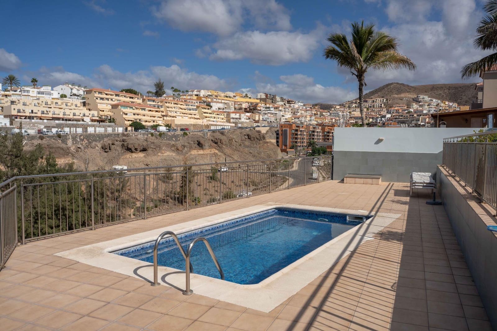 Apartamento de 2 habitaciones en Mogán en venta con piscina garaje - 360.000 € (Ref: 10184930)