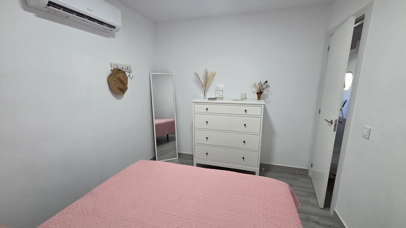 3 bedroom Apartment for rent in Sonneland with pool - € 1,300 (Ref: 7268785)