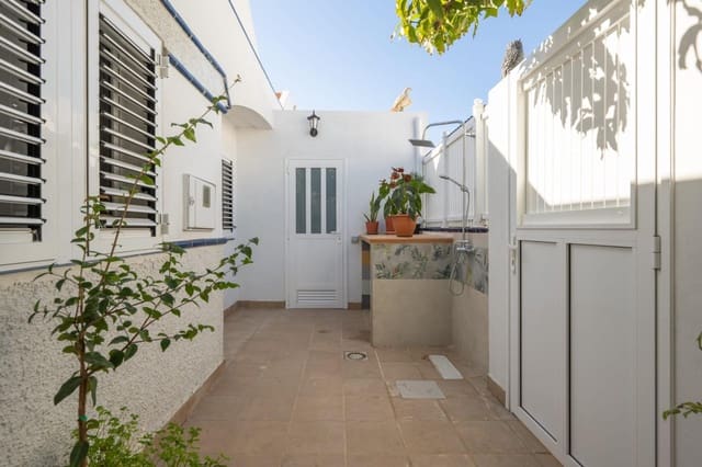 Bungalow de 1 chambre à louer à Campo Internacional, San Bartolomé de Tirajana - 1 400 € (Ref: 7381367)