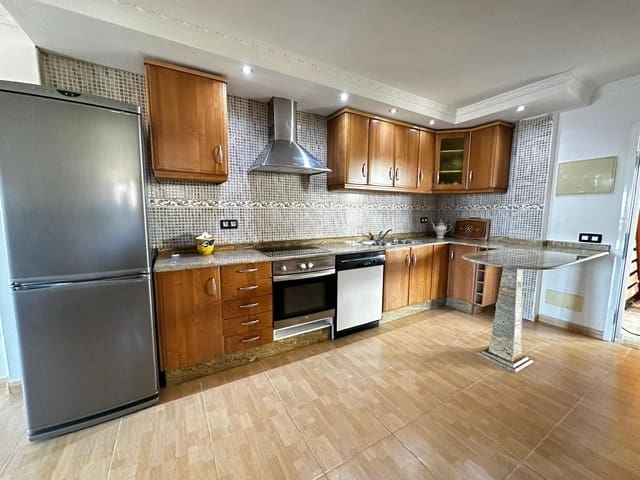 2 soverom Leilighet til leie i San Bartolomé de Tirajana - € 1 100 (Ref: 7486322)