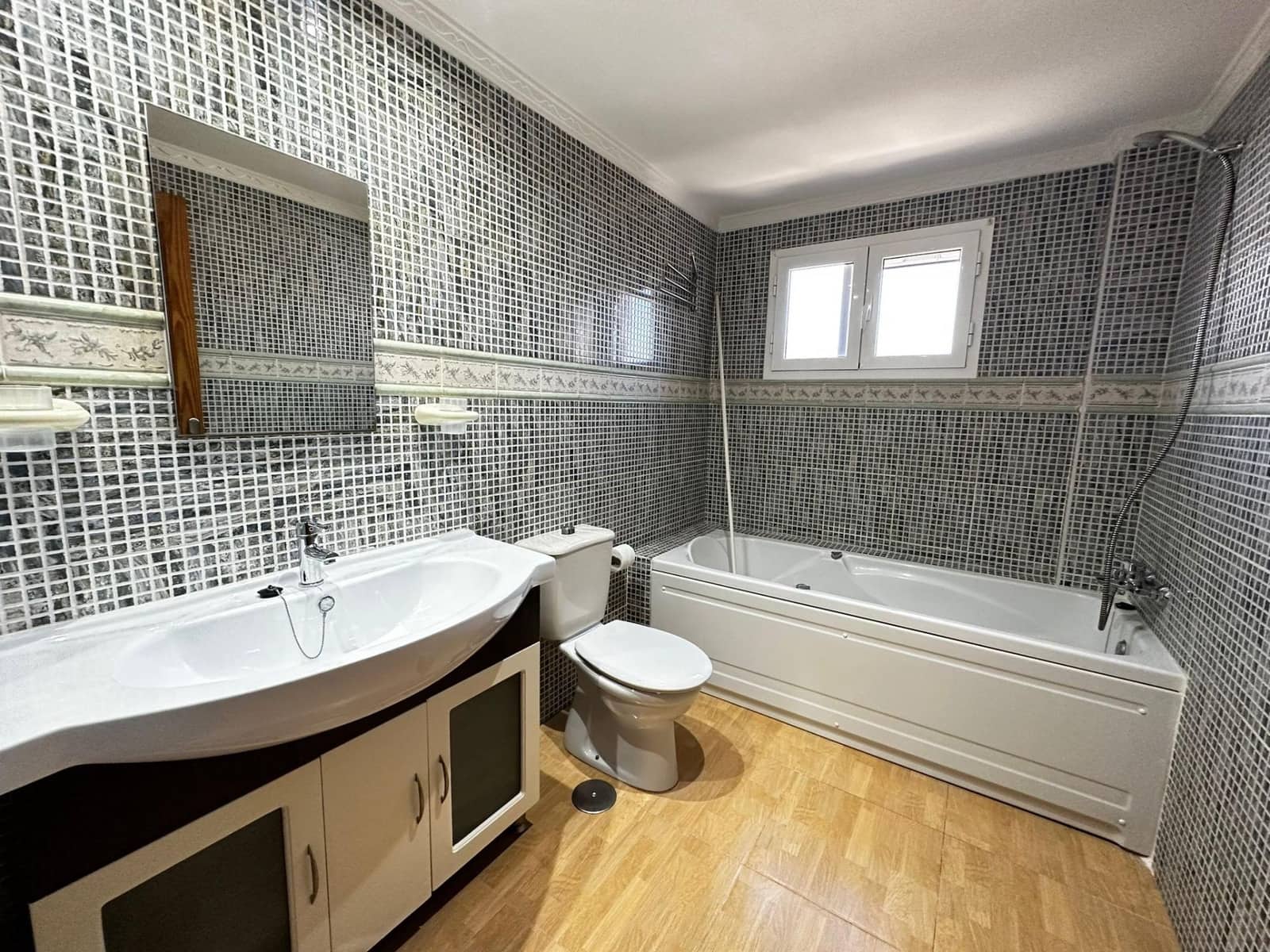 2 bedroom Apartment for rent in San Bartolome de Tirajana - € 1,100 (Ref: 7486322)