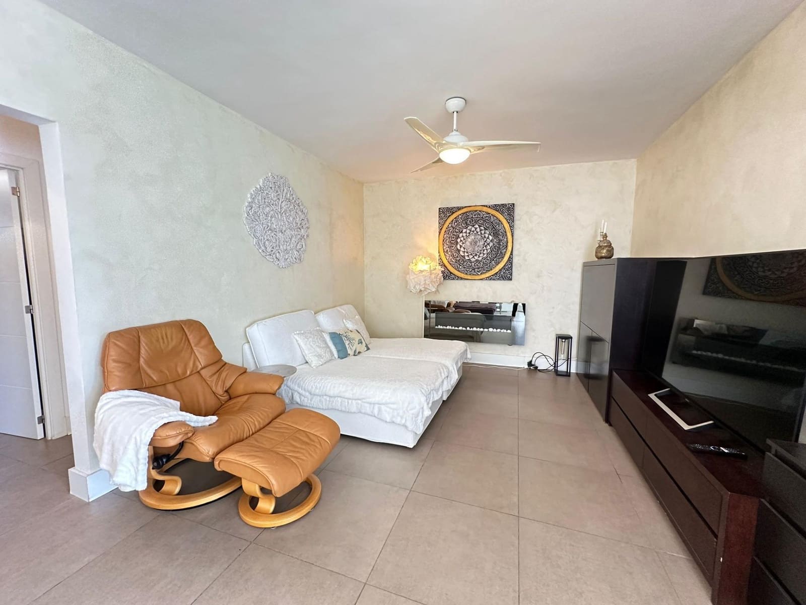 2 bedroom Bungalow for rent in San Bartolome de Tirajana with pool - € 1,700 (Ref: 7816766)