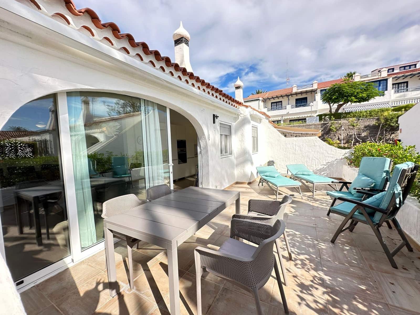 2 bedroom Bungalow for rent in San Bartolome de Tirajana with pool - € 1,700 (Ref: 7816766)