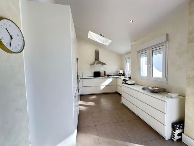 2 slaapkamer Bungalow te huur in San Bartolomé de Tirajana met zwembad - € 1.700 (Ref: 7816766)