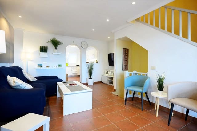 4 slaapkamer Rijtjeshuis te huur in San Bartolomé de Tirajana - € 4.950 (Ref: 8102616)