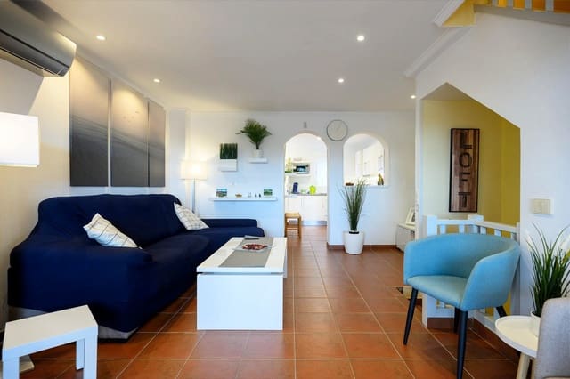 4 slaapkamer Rijtjeshuis te huur in San Bartolomé de Tirajana - € 4.950 (Ref: 8102616)