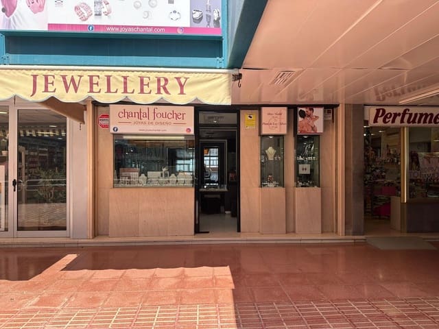 Commercial for sale in San Agustín, San Bartolomé de Tirajana - € 60,000 (Ref: 8142736)