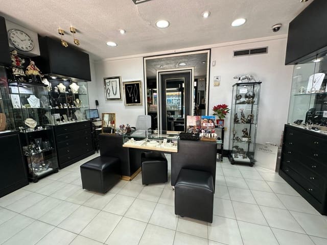 Commercial for sale in San Agustín, San Bartolomé de Tirajana - € 60,000 (Ref: 8142736)