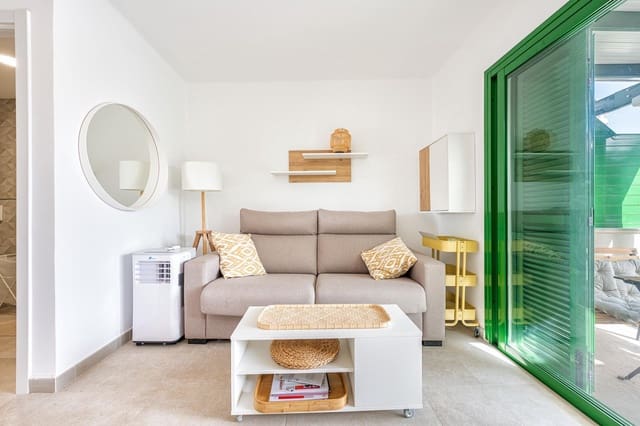 2 slaapkamer Rijtjeshuis te koop in Campo Internacional, San Bartolomé de Tirajana met zwembad - € 330.000 (Ref: 8344950)