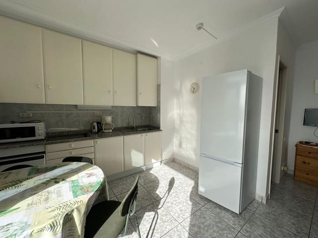 Appartement de 1 chambre à louer à Playa del Inglés, San Bartolomé de Tirajana avec piscine - 950 € (Ref: 8714815)