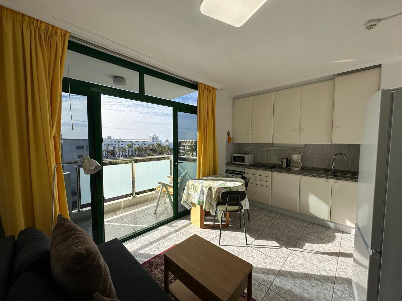 Appartement de 1 chambre à louer à Playa del Ingles avec piscine - 950 € (Ref: 8714815)