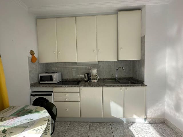 Appartement de 1 chambre à louer à Playa del Inglés, San Bartolomé de Tirajana avec piscine - 950 € (Ref: 8714815)