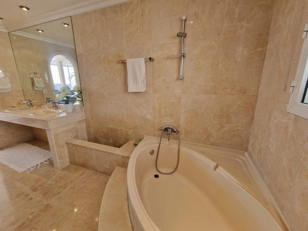 2 makuuhuone Huoneisto myytävänä paikassa Playa del Ingles - 780 000 € (Ref: 8737905)