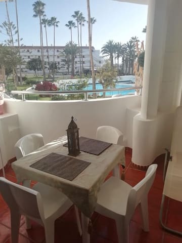 1 makuuhuone Huoneisto vuokrattavana paikassa Playa del Inglés, San Bartolomé de Tirajana mukana uima-altaan - 1 000 € (Ref: 8773540)