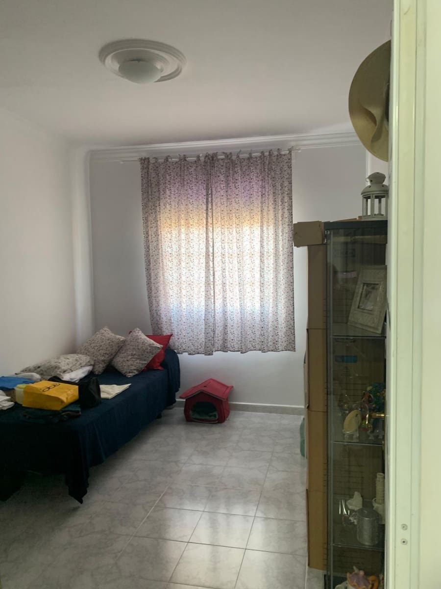 6 makuuhuone Omakotitalo myytävänä paikassa Santa Lucia de Tirajana - 375 000 € (Ref: 8946864)