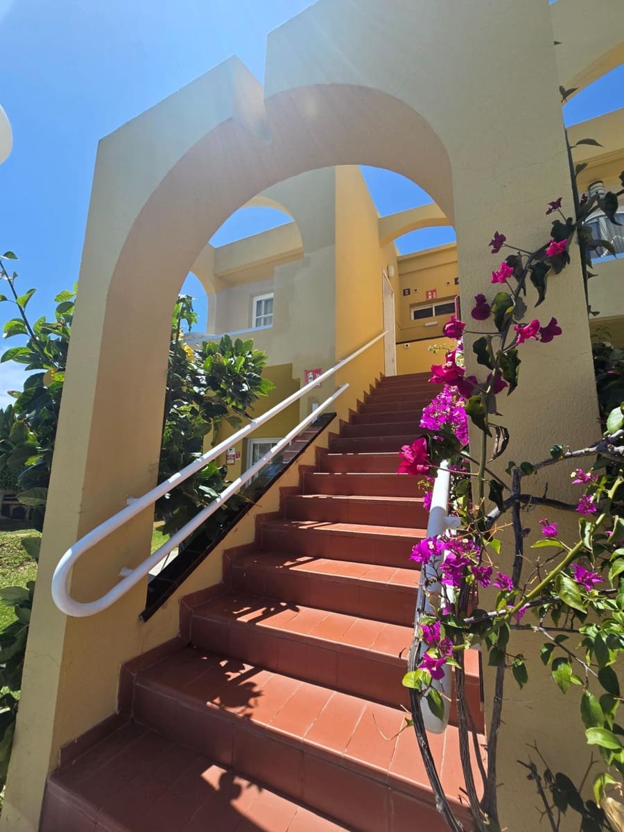 1 slaapkamer Appartement te huur in Maspalomas met zwembad - € 900 (Ref: 8952747)