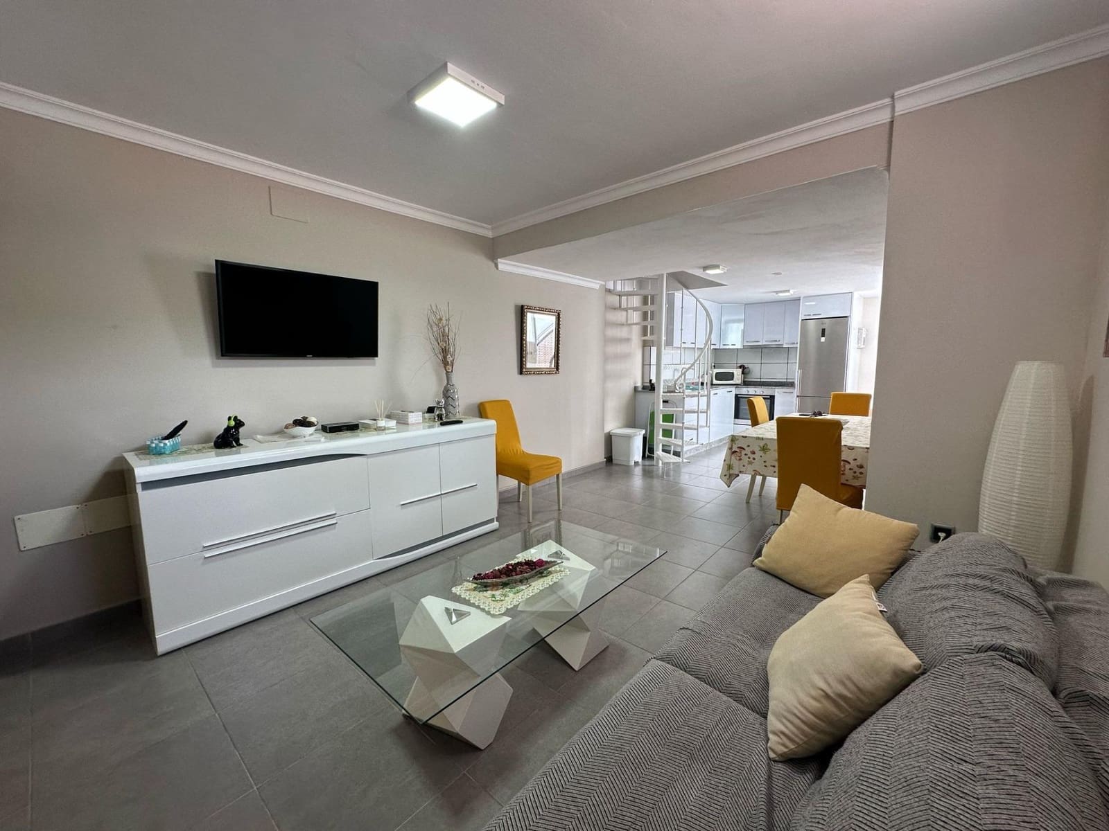 1 soveværelse Lejlighed til leje i San Bartolome de Tirajana med swimmingpool - € 1.500 (Ref: 8968229)