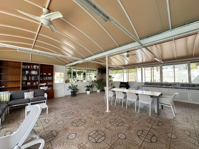 2 bedroom Bungalow for rent in San Bartolomé de Tirajana with pool - € 2,300 (Ref: 8968230)