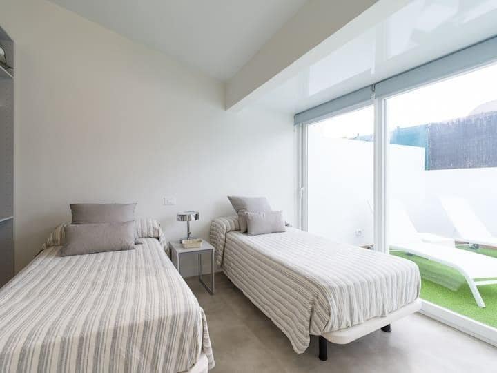 2 soverom Bungalow til leie i Playa del Ingles med svømmebasseng - € 1 900 (Ref: 9023138)