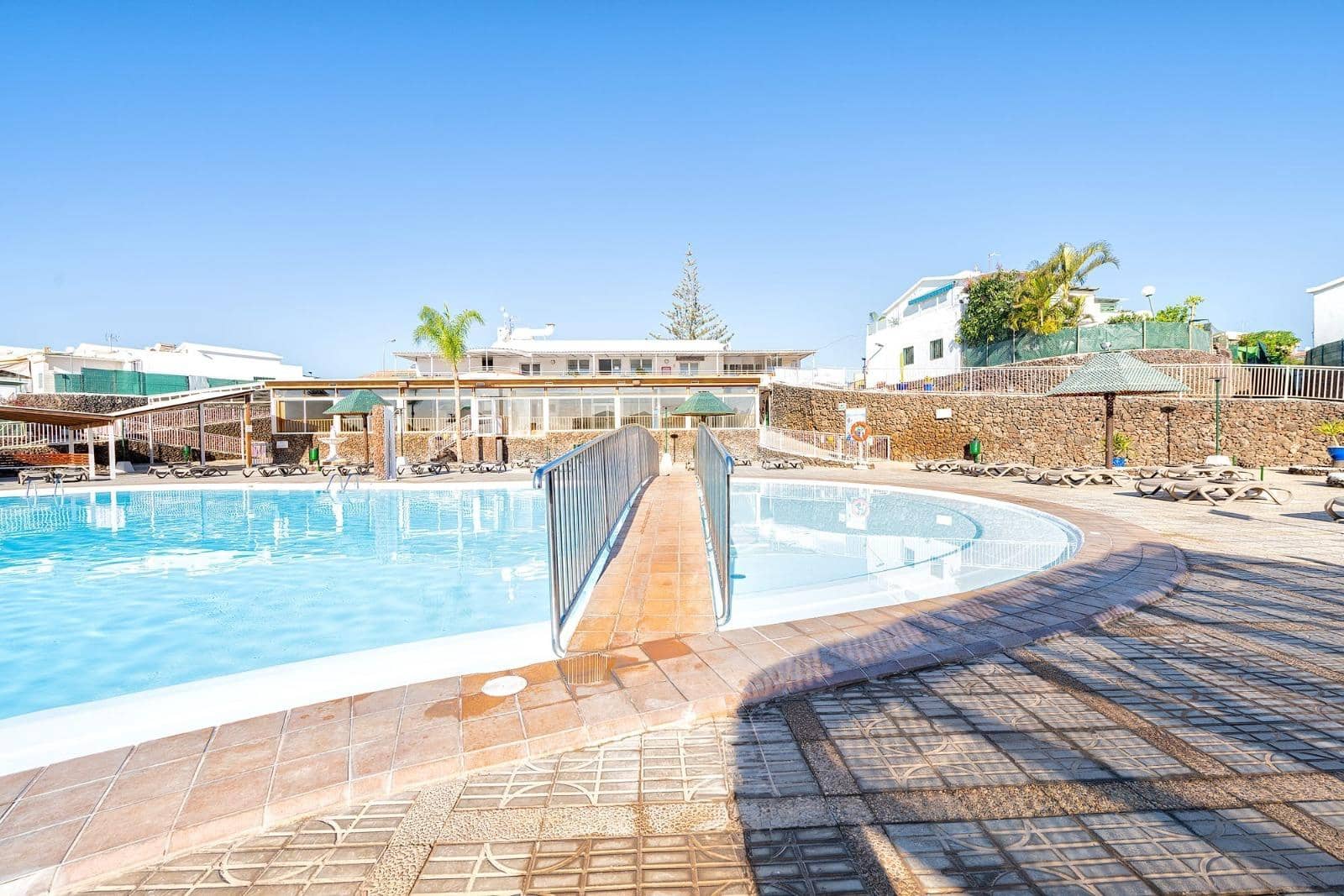 1 sypialnia Bungalow do wynajęcia w Sonneland z basenem - 990 € (Ref: 9068775)