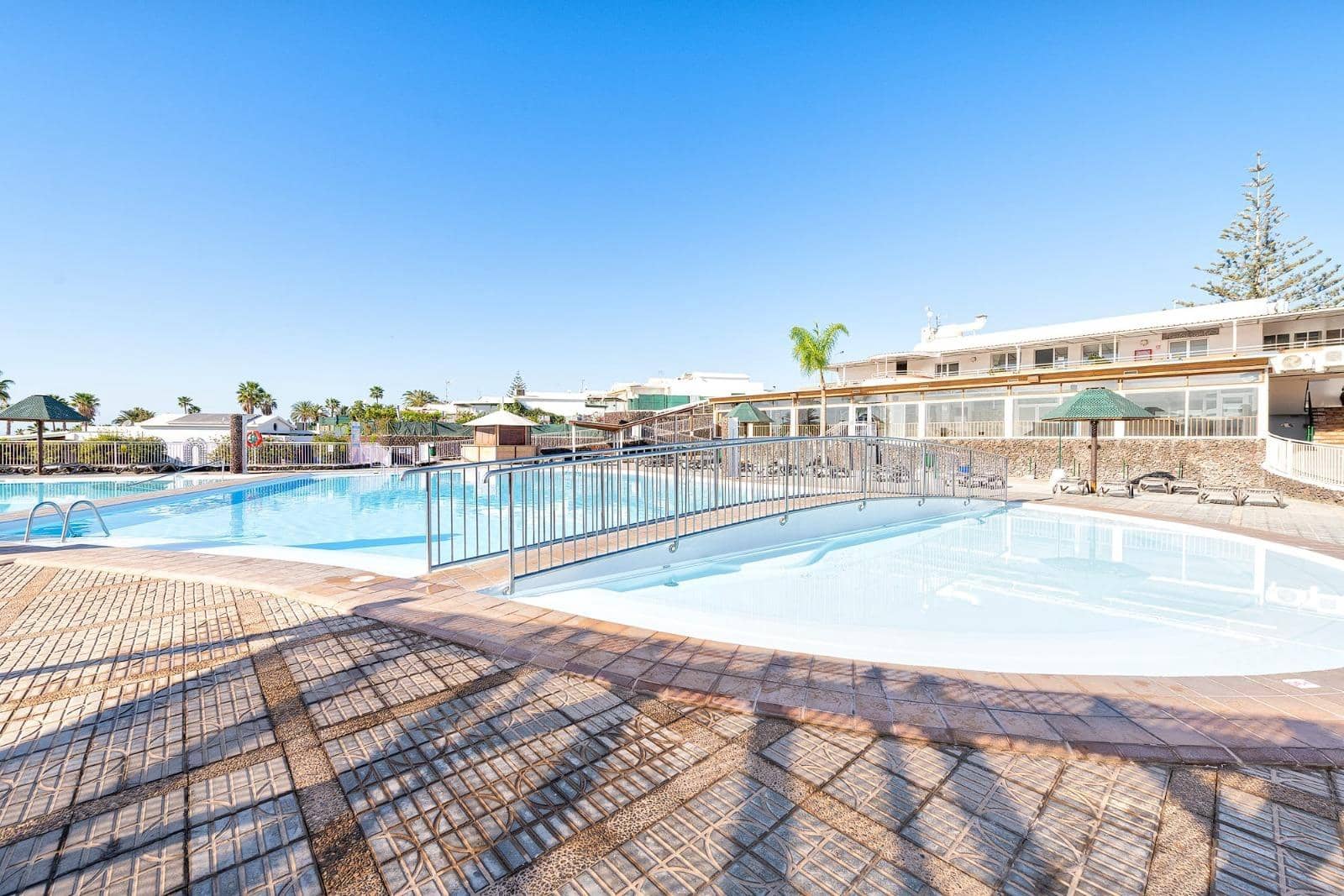 1 sypialnia Bungalow do wynajęcia w Sonneland z basenem - 990 € (Ref: 9068775)