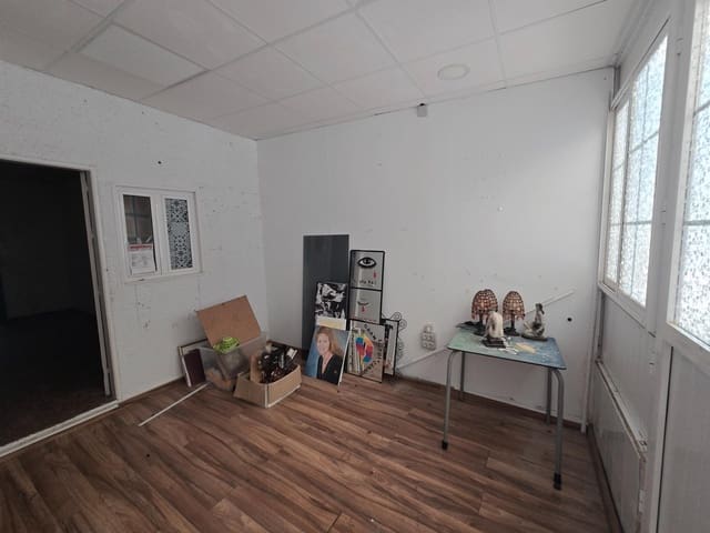 Erhverv til salg i Playa del Inglés, San Bartolomé de Tirajana med garage - € 185.000 (Ref: 9128203)