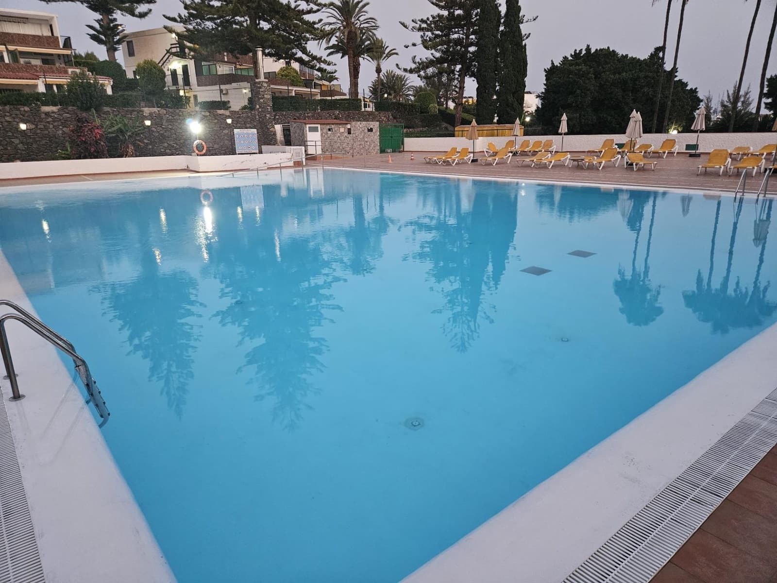 2 soveværelse Lejlighed til leje i San Agustin med swimmingpool - € 1.800 (Ref: 9269686)