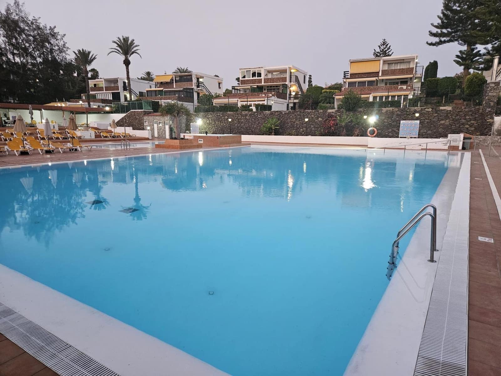 2 soveværelse Lejlighed til leje i San Agustin med swimmingpool - € 1.800 (Ref: 9269686)