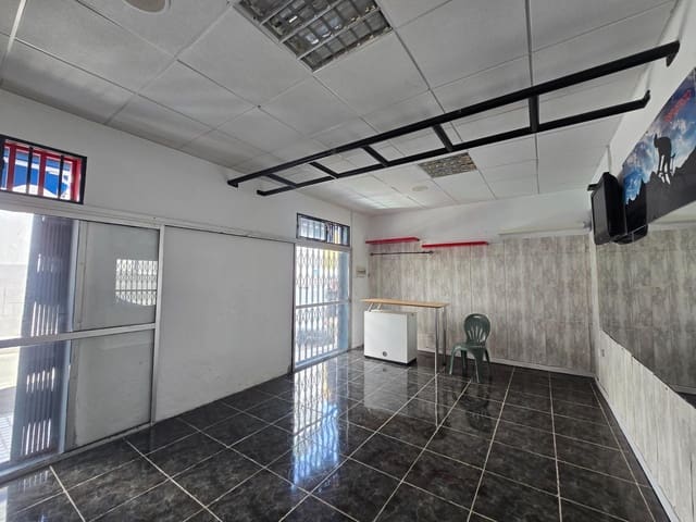 Erhverv til leje i Mogán - € 900 (Ref: 9305165)