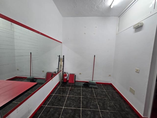 Local Commercial à louer à Mogán - 900 € (Ref: 9305165)