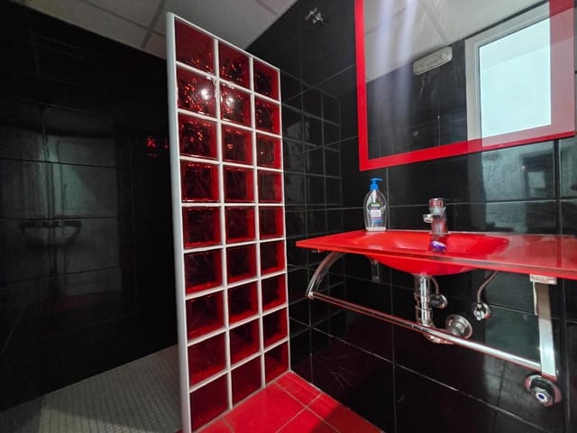 Local Commercial à louer à Mogán - 900 € (Ref: 9305165)