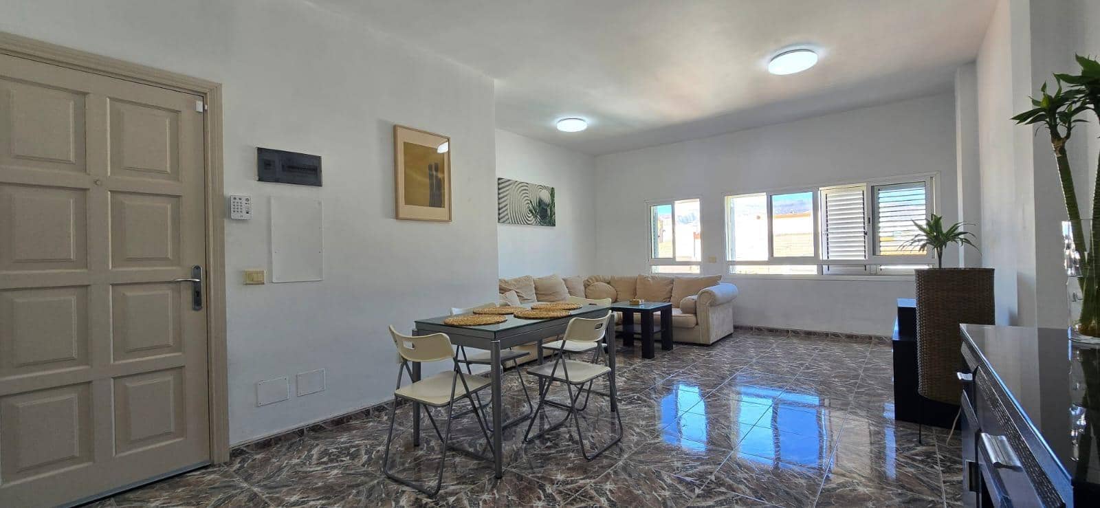 2 bedroom Flat for sale in Santa Lucia de Tirajana with garage - € 198,000 (Ref: 9317820)