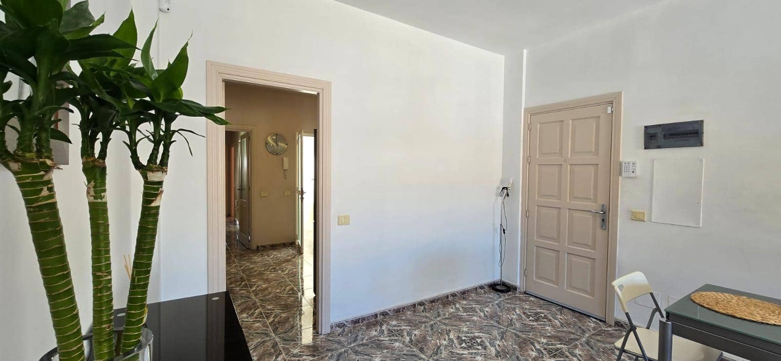 2 bedroom Flat for sale in Santa Lucia de Tirajana with garage - € 198,000 (Ref: 9317820)