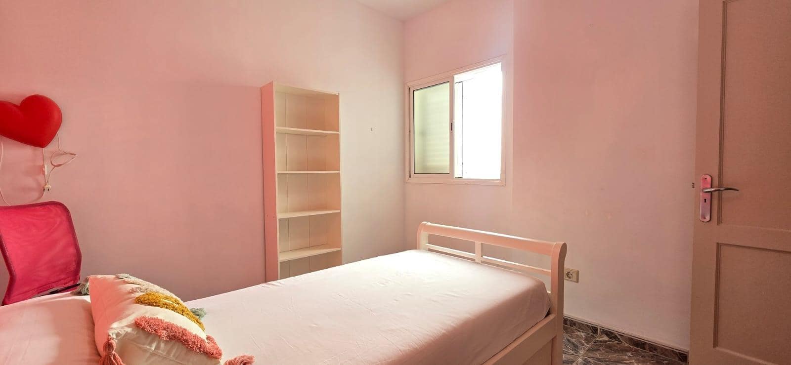 2 bedroom Flat for sale in Santa Lucia de Tirajana with garage - € 198,000 (Ref: 9317820)