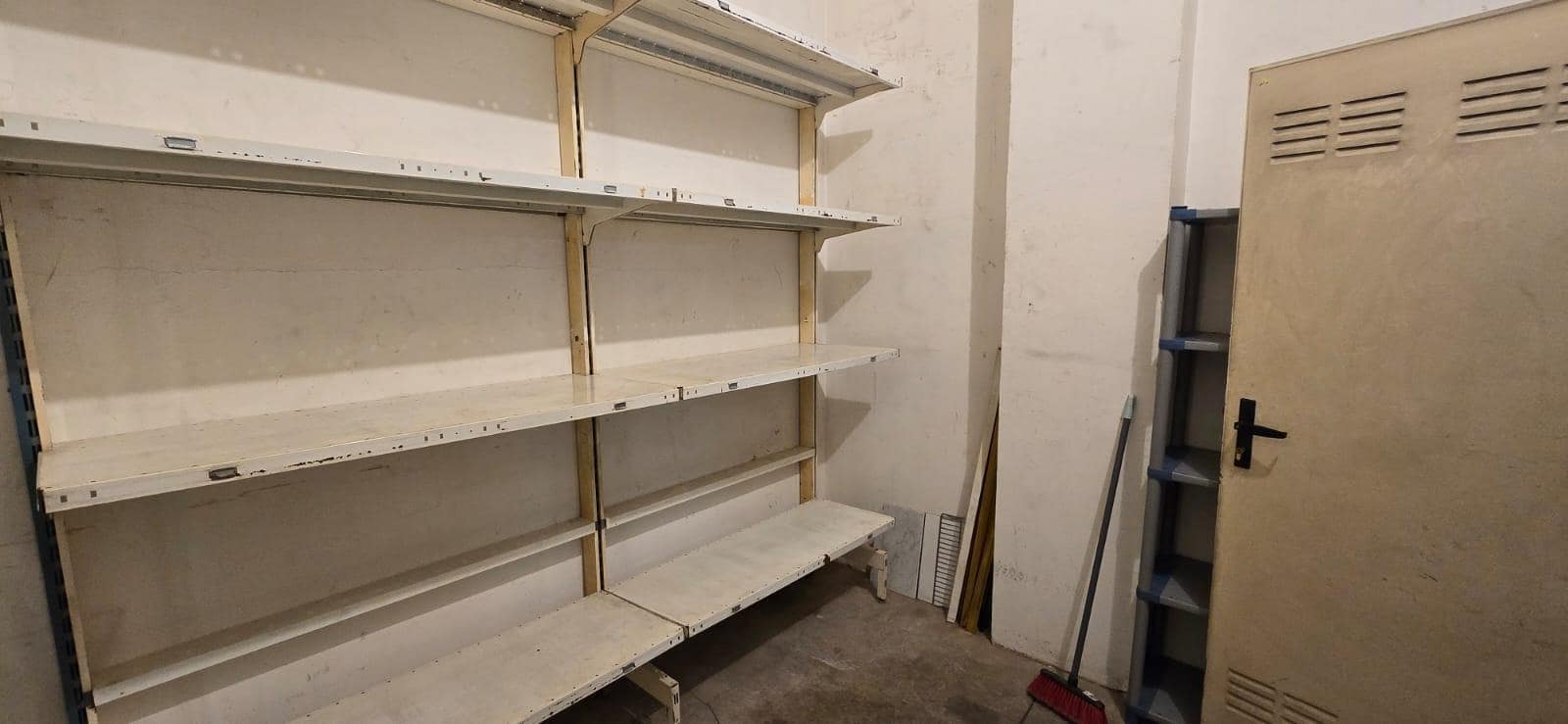 2 bedroom Flat for sale in Santa Lucia de Tirajana with garage - € 198,000 (Ref: 9317820)