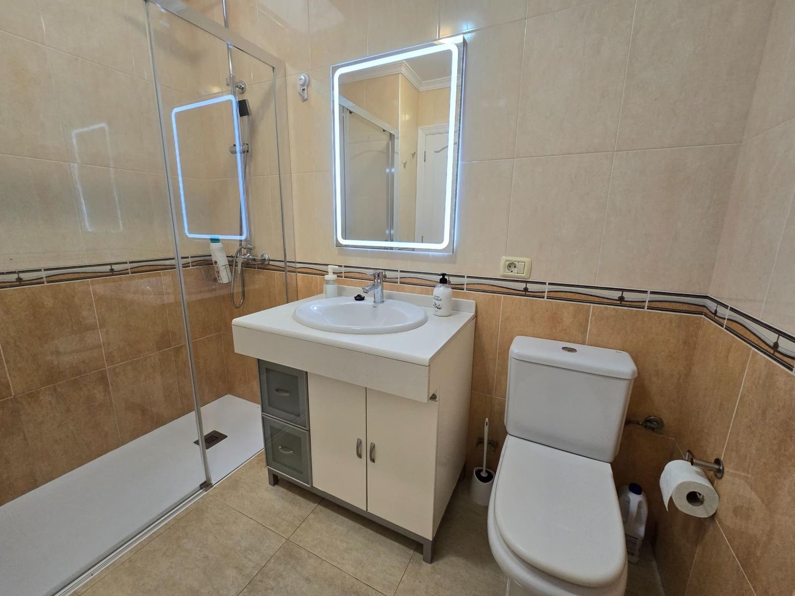 3 soverom Bungalow til leie i Maspalomas med svømmebasseng - € 1 900 (Ref: 9321870)