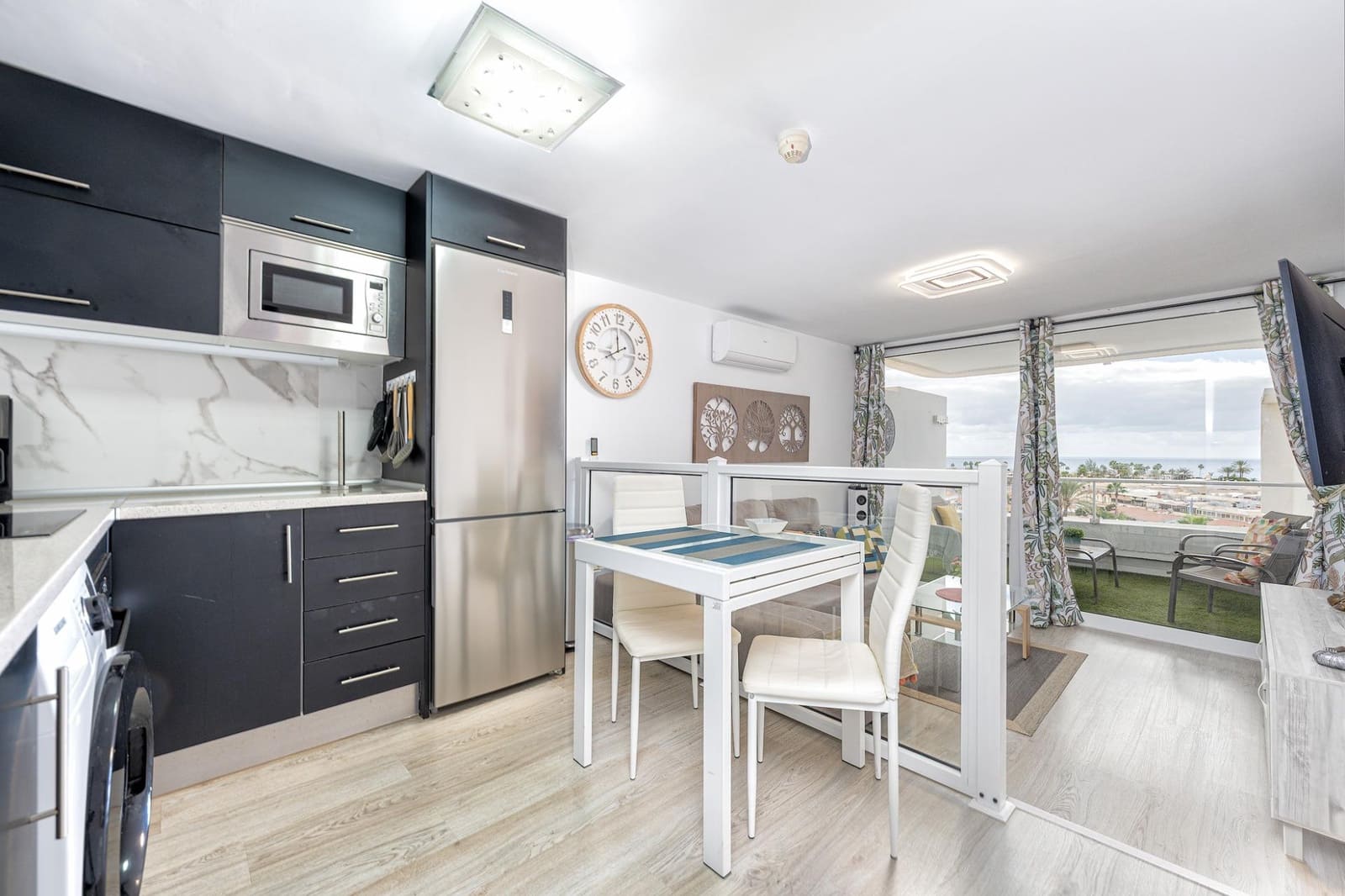 1 slaapkamer Appartement te koop in Playa del Ingles met zwembad - € 315.000 (Ref: 9400888)